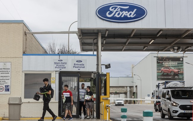 Ford Almussafes cambia el calendario del ERTE y parará la producción en montaje el próximo viernes