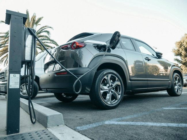 Seis de cada diez conductores contemplan la compra de un coche eléctrico en los próximos cinco años