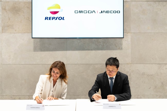 Repsol alcanza un acuerdo con Omoda y Jaecoo que impulsará la descarbonización del automóvil en España