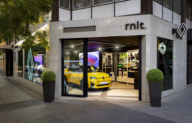 Renault inaugura una nueva tienda en Madrid para vender eléctricos y abre la puerta a más aperturas