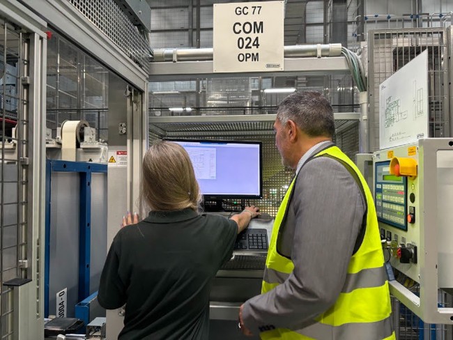 Sàmper visita Seat en Martorell y el bloque logístico de Mercadona en Abrera (Barcelona)