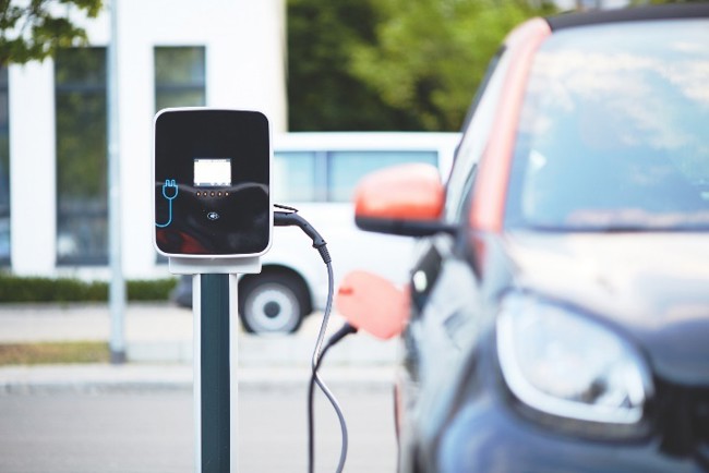El coche eléctrico es una oportunidad para el sector de piezas recuperadas, según Recomotor