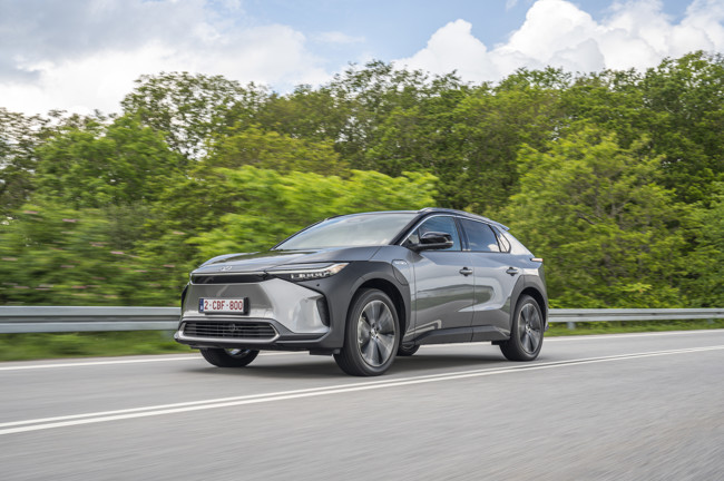 Toyota lanza la nueva gama de su SUV eléctrico, el bZ4X 2025, desde 34.500 euros y 685 km de autonomía