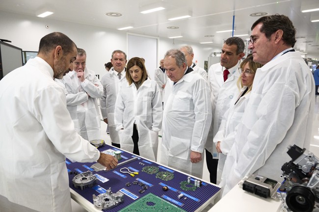 Hereu dice que la nueva área de electrónica de SEG Automotive en Cantabria es una "pieza fundamental"