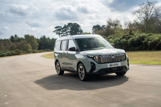 Ford electrifica su furgoneta E-Tourneo Courier con hasta 288 kilómetros de autonomía
