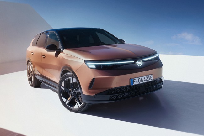 Opel (Stellantis) abre pedidos del nuevo Grandland desde 32.400 euros