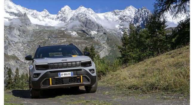Jeep abre pedidos del Avenger MY25 con cuatro versiones y desde 25.100 euros