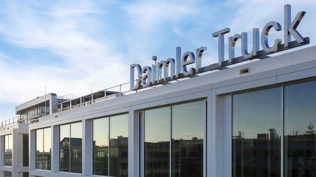 Daimler gana 2.263 millones hasta septiembre, un 18% menos, y alerta de la situación de Europa