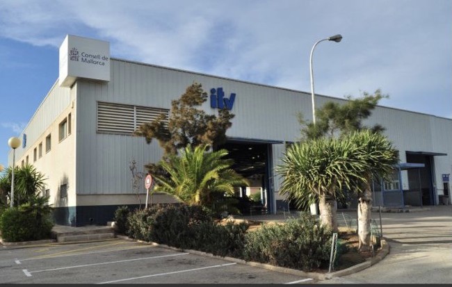Unespa llama a establecer mecanismos para saber si la ITV de un coche está en vigor al renovar la póliza