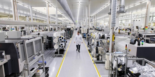 Valeo negocia el despido de más de 1.000 trabajadores en ocho plantas de Francia