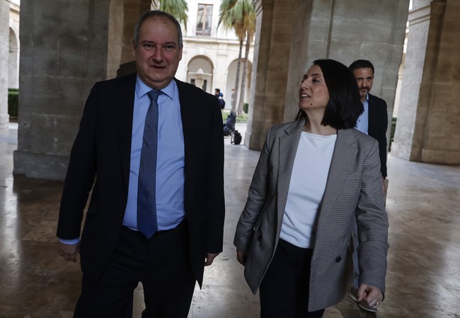 Las ayudas a la compra de vehículos en la zona de la DANA estarán listas "a mediados de diciembre"