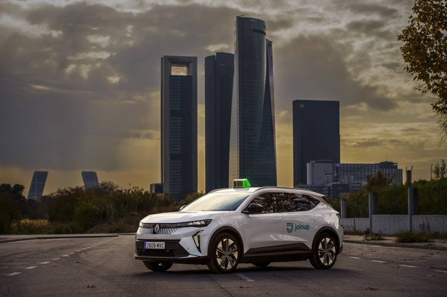 Renault y Joinup firman un acuerdo para ofrecer eléctricos de la marca a taxistas a precios especiales