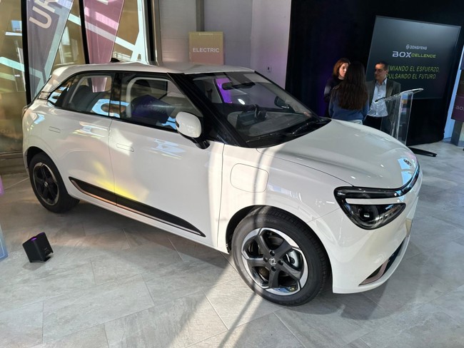 Dongfeng regalará un Box, su urbano eléctrico, a la mejor nota de selectividad