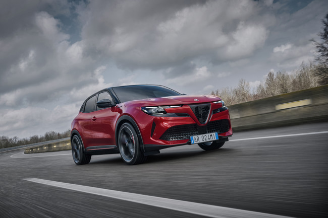 Alfa Romeo (Stellantis) lanza las versiones Ibrida e Ibrida Speciale del Junior desde 28.147 euros