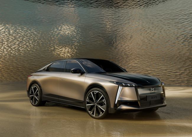 DS (Stellantis) presenta su "buque insignia eléctrico", el Nº8, con 750 kilómetros de autonomía