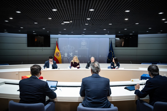 El Gobierno estudia aplicar el mecanismo RED al sector del automóvil en Valencia