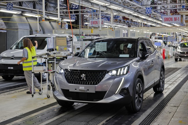 El superávit comercial del automóvil creció hasta octubre un 8,14%, con 7.344,7 millones
