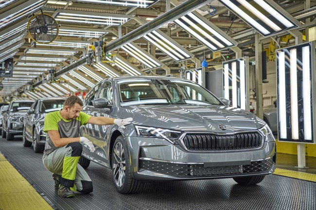 Skoda fabricó más de 925.000 vehículos a nivel mundial en 2024, aumentando su producción un 4,2%