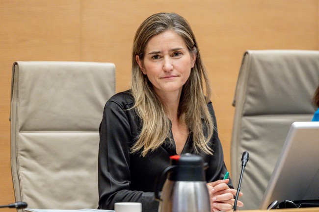 El Gobierno reprocha a PP, Junts y Vox dejar sin ayudas al coche eléctrico por rechazar el decreto ómnibus