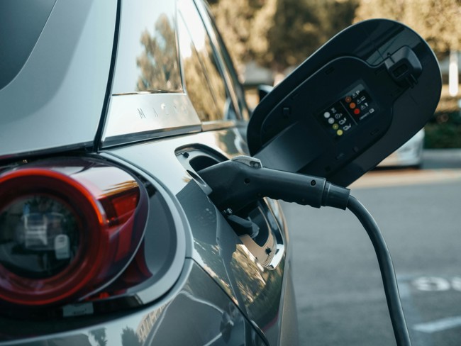 El Gobierno de Argentina eliminará impuestos para aumentar la demanda de compra de motos y coches