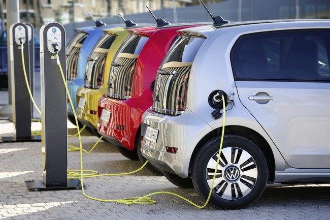 Las ventas de vehículos eléctricos llegarán a las 20 millones de unidades en 2025, según Rho Motion