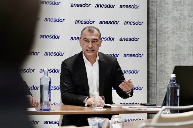 Anesdor rechaza las restricciones a las motocicletas de combustión del plan del Govern