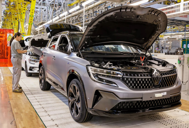 Renault España acuerda la prórroga del convenio colectivo interprovincial para el año 2025