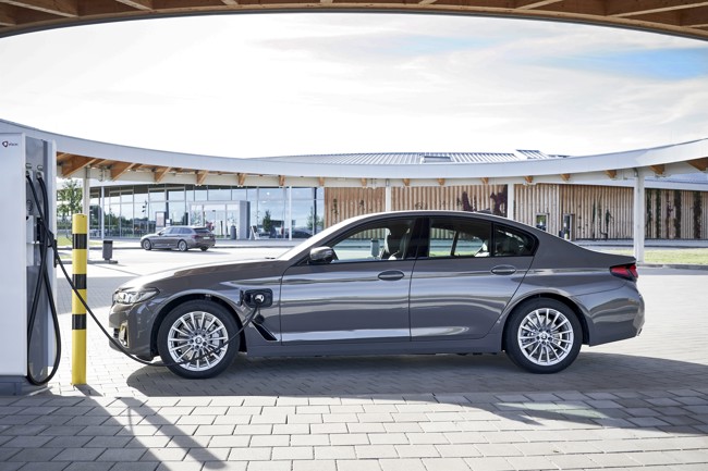 El BMW Serie 5, el coche con mayor kilometraje manipulado en España, según el estudio de carVertical
