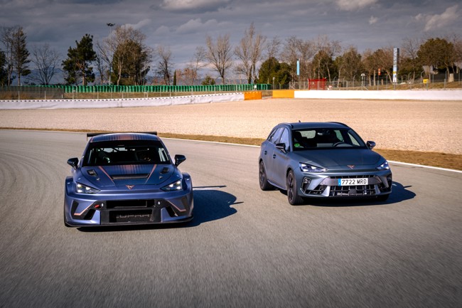 Seat destaca "el mismo ADN" del Cupra León VZ y del León VZ TCR