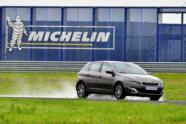 Michelin gana un 4,68% menos en 2024, hasta los 1.890 millones, con una caída en sus ventas globales