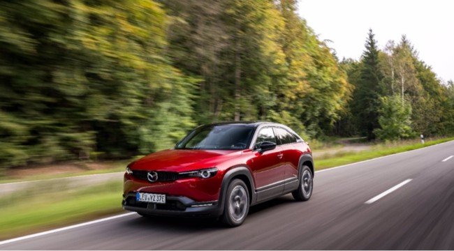 Mazda Automóviles España presenta su propio 'Moves' para el modelo MX-30, disponible desde 29.540 euros