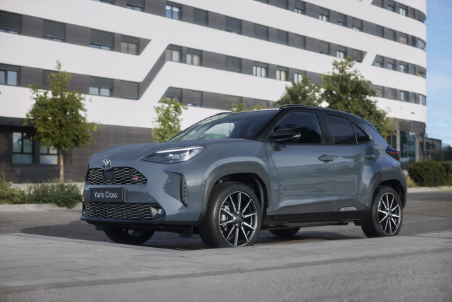 Toyota España lanza una gama renovada del Yaris Cross híbrido con un precio de entrada de 27.300 euros