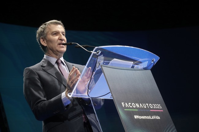 Feijóo propone un 'Plan Renove' para impulsar la transición en el sector del automóvil