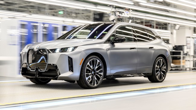 BMW inicia la producción de su nuevo SAV eléctrico BMW iX en su planta de Dingolfing (Alemania)