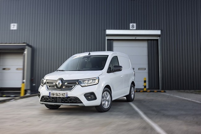 Renault recorta 300 puestos de trabajo temporales en su planta de Sandouville, Francia