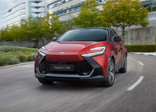 Toyota España lanza los acabados 'Spirit' y 'GR Sport' del C-HR híbrido enchufable desde 42.250 euros