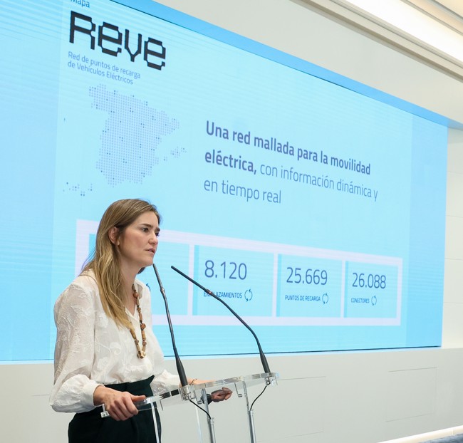 Aagesen lanza el mapa de recarga 'Reve' que garantiza un punto de carga por cada 50 kilómetros