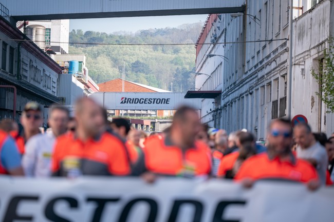 Trabajadores de Bridgestone Basauri paran de nuevo la producción y acuerdan convocar cuatro huelgas más