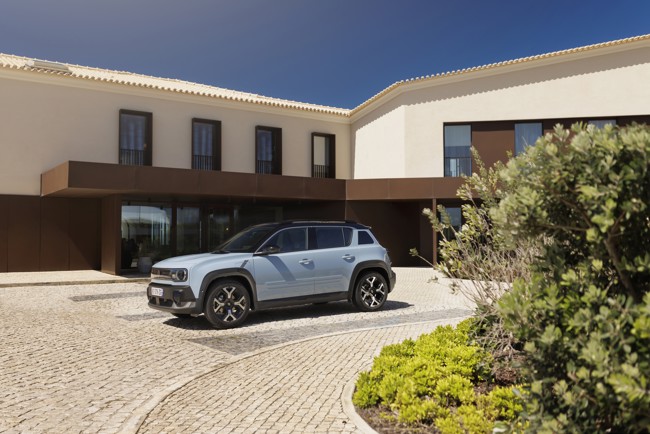 Renault lanza el nuevo R4 E-Tech con autonomía de hasta 409 kilómetros y desde 28.752 euros