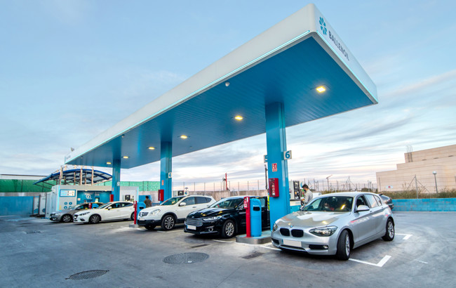 El 36% de los españoles elige gasolineras 'low cost' para repostar sus vehículos, según Alphabet