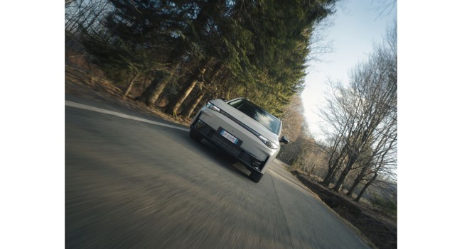 Leapmotor lanza el nuevo modelo C10 AWD, con mayor potencia y de carga más rápida