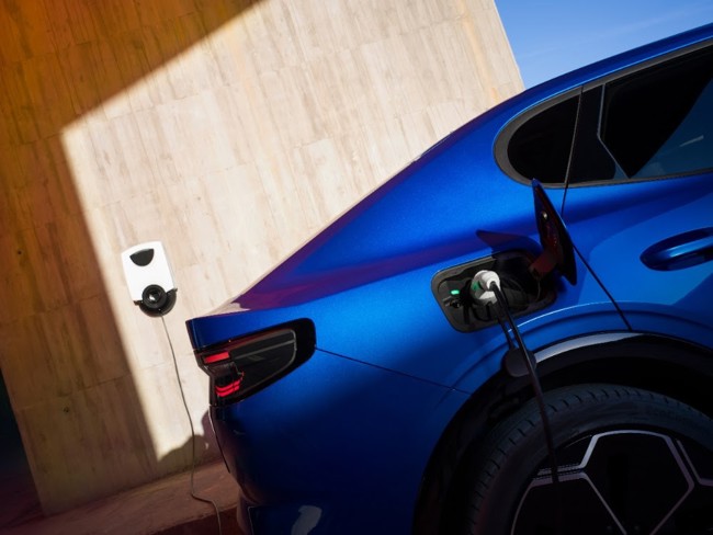 Ford se alía con Electroverse (Octopus Energy) para facilitar el acceso a puntos de recarga eléctrica