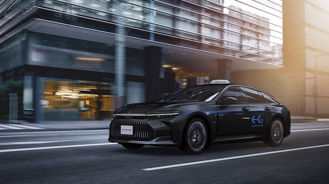 Toyota incorpora sus taxis Crown a un proyecto para impulsar el uso del hidrógeno en Tokio