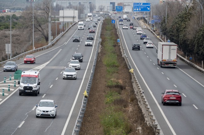 Los economistas firman un convenio con la DGT para la gestión de trámites de tráfico de los ciudadanos
