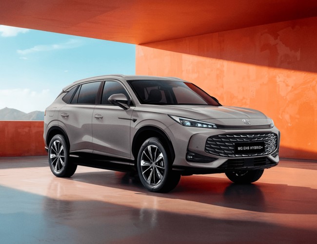 MG completa la gama HS con la entrada de la variante HEV Hybrid+ con 225 CV y disponible desde octubre