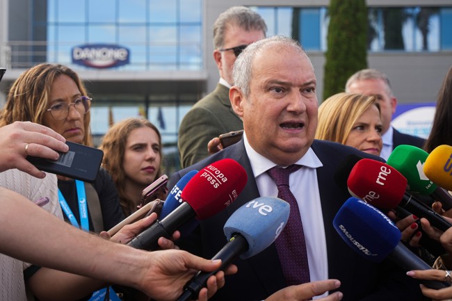 Hereu resalta el trabajo de las instituciones para "disminuir los efectos negativos" de ajustes en Mahle