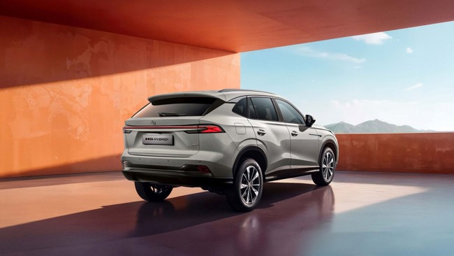 MG lanza el nnuevo HS Hybrid+ desde 29.990 euros, con la apertura de pedidos este jueves