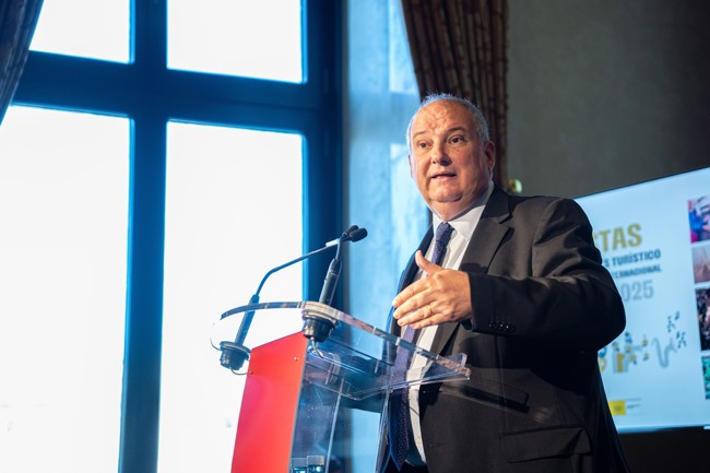 Hereu celebra que el mercado del automóvil español acelere hacia una movilidad "conectada y sostenible"