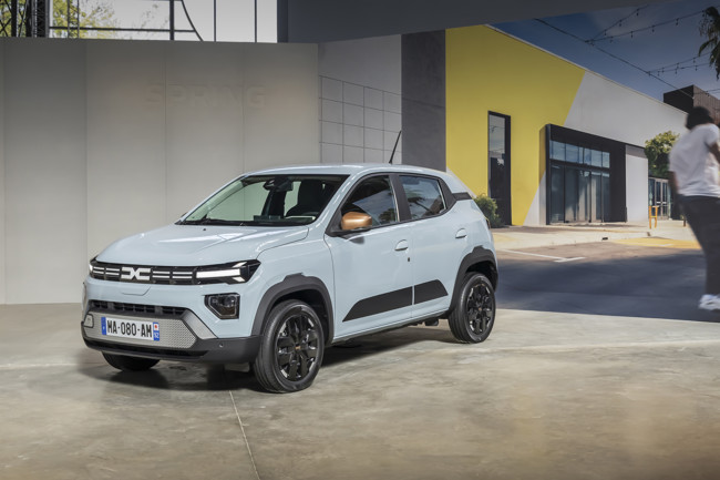 Dacia dotará al Spring en 2026 de mayor estabilidad para las curvas e introducirá una nueva batería