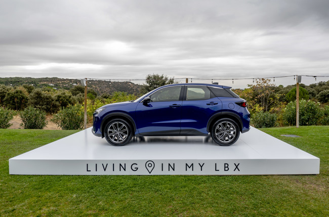 Lexus vende más de 5.500 unidades del LBX desde que salió al mercado, hace dos años